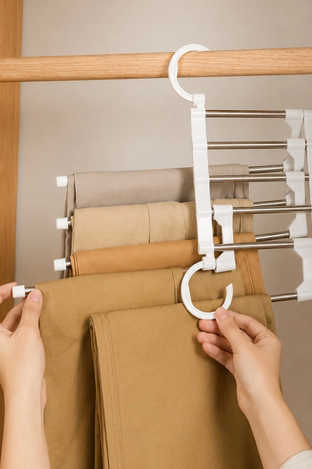 Toptan%20Hareketli%20Çoklu%20Pantolon%20Askısı%20|%20Kaymaz%20ve%20Yer%20Tasarruflu%20Metal%20Askı